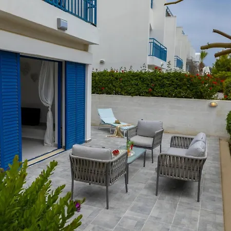Your Beautiful Holiday Minutes From Fig Tree Bay, 1424