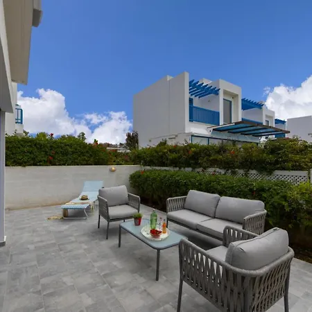 Your Beautiful Holiday Minutes From Fig Tree Bay, 1424 别墅