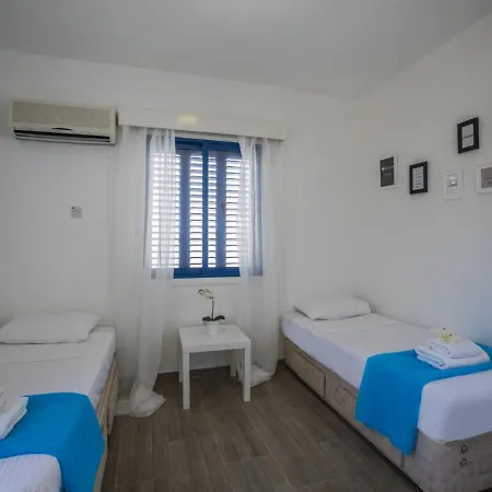 Your Beautiful Holiday Minutes From Fig Tree Bay, 1424 *