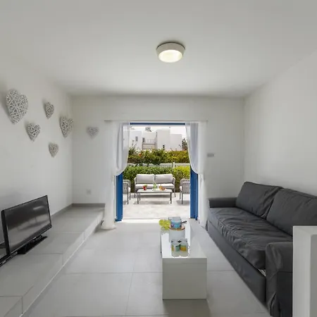 Your Beautiful Holiday Minutes From Fig Tree Bay, 1424