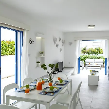 Your Beautiful Holiday Minutes From Fig Tree Bay, 1424 Πρωταράς